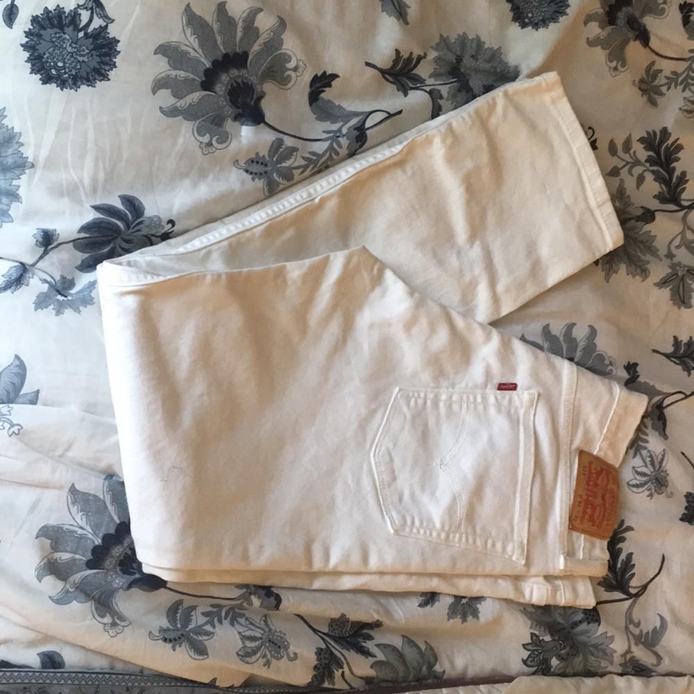 Icy white slim fit LEVI jeans